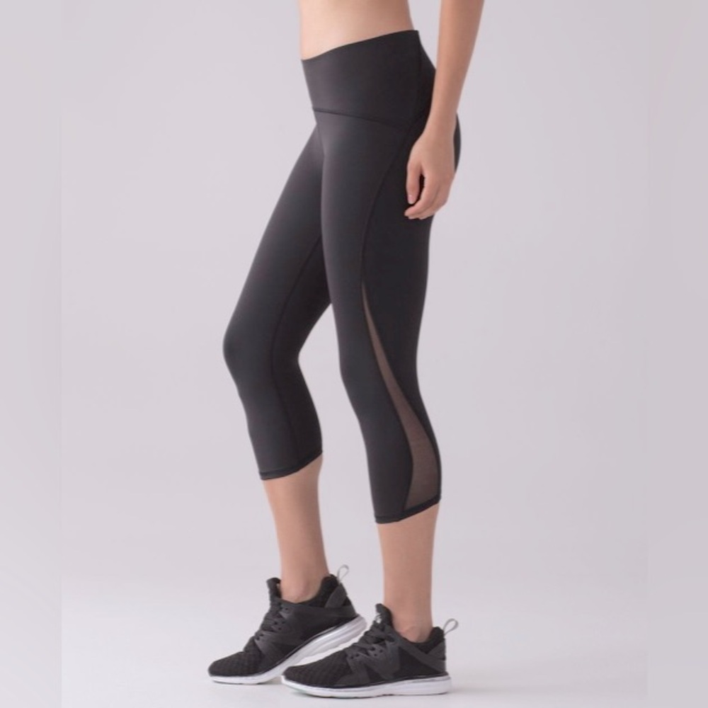 Lululemon Train Times Crop 17" Leggings – Black, Size 6 ✨